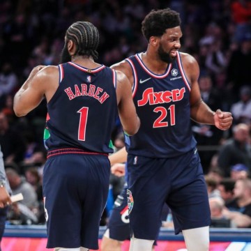 开云体育APP-哈登不谈数据只想赢球 双核变默契冲冠更有底气